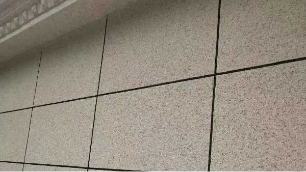 建筑外墻煥新難題？百適涂無機(jī)陶瓷涂料讓舊樓重獲新生！