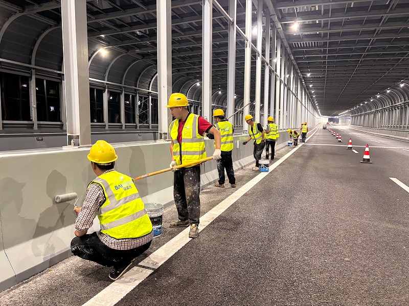 百適涂技術(shù)團隊現(xiàn)場指導(dǎo)