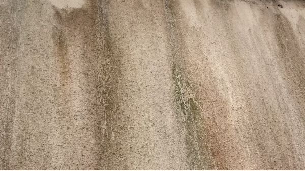 為什么外墻會(huì)出現(xiàn)雨痕？外墻用乳膠漆好還是外墻無(wú)機(jī)涂料更好？